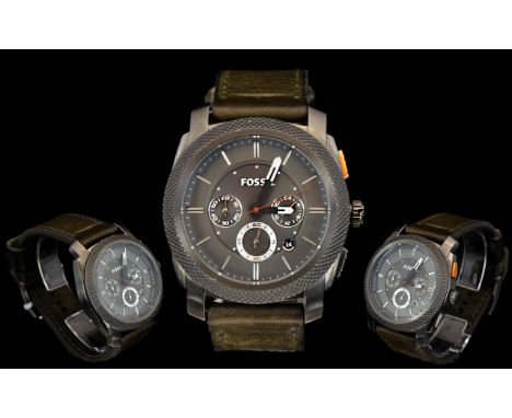 Fossil - Gents Utility ( FS4777 ) Machine Chronograph Watch. Features Black Ion Plated Case with Grey Dial and Fitted with Br