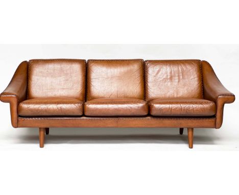 ERHARDSEN AND ANDERSEN SOFA BY AAGE CHRISTIANSEN, mid 20th century Danish grained natural leather with stitched detail, slopi