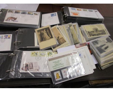 Quantity of various postal First Day covers in albums and loose 