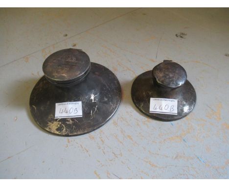 Large silver Capstan inkwell, 5.25ins diameter together with a similar smaller inkwell, 3.75ins diameterInscription to lid of