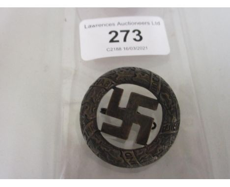 Third Reich Gau Munich commemorative badge, with maker's stamp for Deschler and Shon 