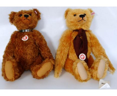 Steiff Bear. (2) 662966 teddy 38, red.; 663246 teddy 38, red-brown. Both boxed as new. 