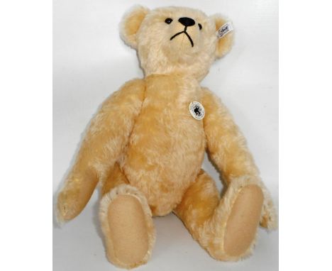 Steiff Bear. 400520 teddy46, light blonde, 1909. Boxed as new. 