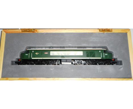 Bachmann Branchline. Diesel loco. D172 'Ixion', green, B.R. In presentation wooden box. 