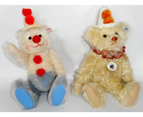 Steiff Bear. (2) 037528 teddy clown 32.; 403019 teddy clown 36, yellow, 1928 replica. Both boxed as new. 