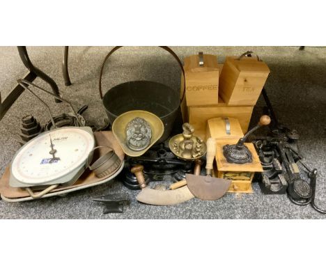 Kitchenalia - a set of counter balance kitchen weighing scales; a set of weights; a very  beam balance; Salter spring balance