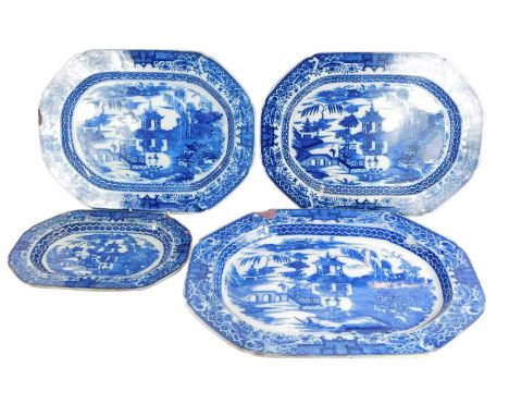 Four Caughley late 18thC graduated blue and white meat platters, decorated in the Nankin pattern within a Fitzhugh border, th
