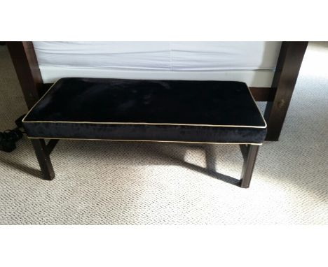Upholstered bench in black velvet with gold piping 109 cm long, 48 cm deep, 39 cm high, from Room 11