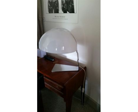 Lamp with white plastic &amp; chrome dome shade, chromed stand. 50cm high, the bottom circumference of the shade is 44 cm, fr