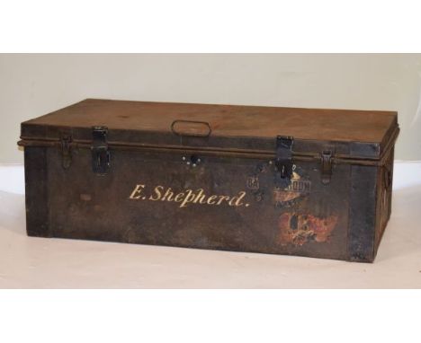 Vintage tin cabin trunk   Condition: 