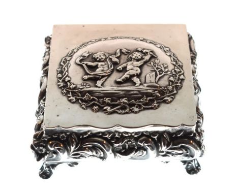 Edward VII embossed silver trinket box having decoration depicting two cherubs, Birmingham 1901   Condition: 