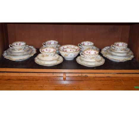 Haviland Limoges porcelain tea service having floral decoration   Condition: 