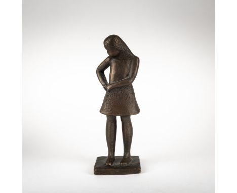 'Tonåring' (Teenager), 1978 H. 26,3 cm. Scandia Present, Karlshamn. Bronze, dunkel patiniert. Bez.: Lisa Larson No. 192. Aus 