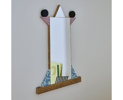 Spiegel 'Diva', 1984 (Entwurf)H. 109 x 76 x 4 cm.Memphis Milano, um 1993.Holz, schwarz lackiert, laminiert, Spiegelglas. Bez.