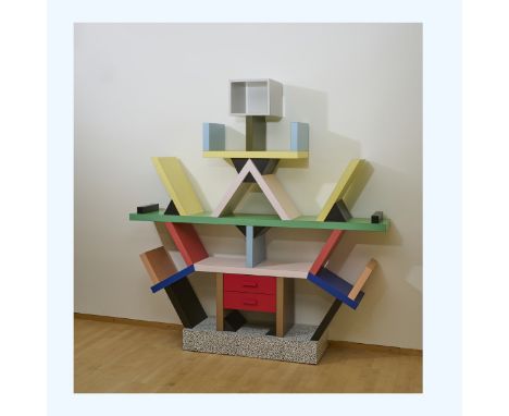 Regal 'Carlton', 1981 (Entwurf)H. 196 x 190 x 40 cm. Memphis Milano, um 1993.Polychrom laminiertes Holz.Bez.: Herstellermetal