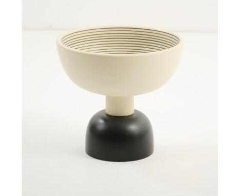 Schale 'Alzata Grande' - '501', 1958 (Entwurf) H. 24 cm, Ø 26 cm. Bitossi, Montelupo nach 1986. Steingut, schwarz und weiß gl