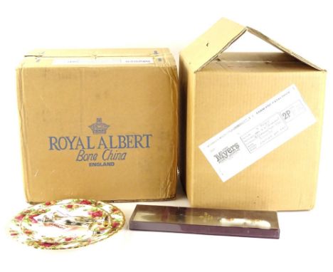 A Royal Albert Moss Rose pattern part tea service, in original unopened packaging, Royal Albert Old Country Roses cake slice 