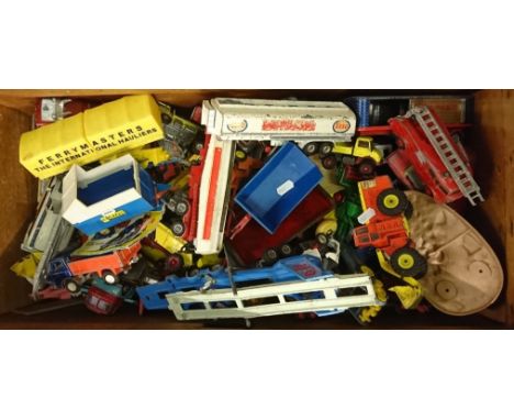 Wooden tool type chest containing an extremely large quantity of various Dinky, Corgi and other toys (on box) 