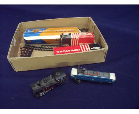 Small selection of N gauge track and electric tank engine 