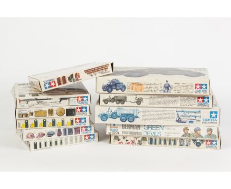 FIFTEEN TARINGA JAPAN PLASTIC KITS GERMAN WWII MILITARY VEHICLES, FIGURES AND WEAPONS SETS THREE BEING, partly made up THREE 