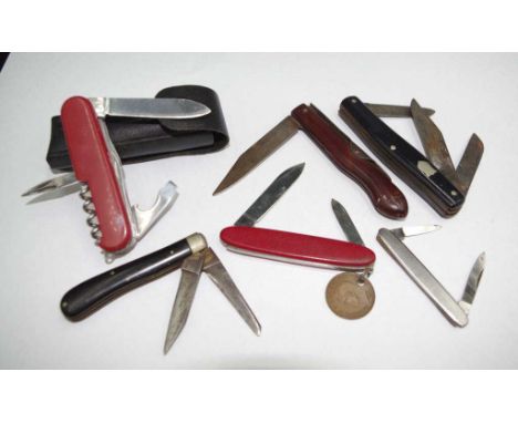 Collection of pocket knives a total of 6 various pocket knives, including vintage knives.