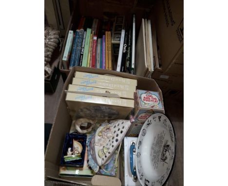 A box of assorted Owl and the Pussycat items 9including Royal Doulton collectors plates, lamp, hidden treasure trinket box wi