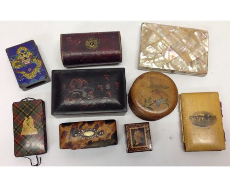MISCELLANEOUS ITEMS TO INCLUDE MOTHER OF PEARL CARD CASE, HORN/TORTOISESHELL SNUFF BOX, MAUCHLIN WARE, ETC. MIXED CONDITION 