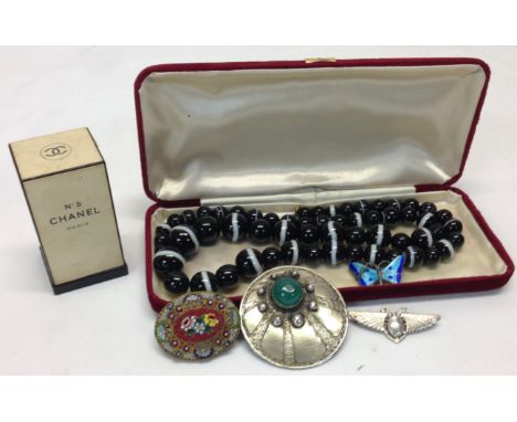 VINTAGE BANDED AGATE BEAD NECKLACE, 64 CM LONG, CHANEL NO. 5 PERFUME BOTTLE CIRCA 1957, SILVER BUTTERFLY BROOCH BY C.H. (CHAR