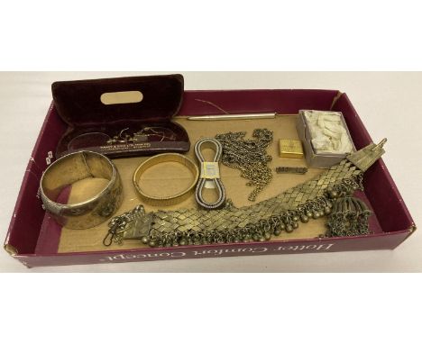 A box of mixed vintage items to include a silver propelling pencil a/f.  Together with an eastern style metal headband with s