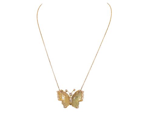 Collier "Schmetterling", Flügel aus graviertem Citrin, geschmückt mit Diamanten zus. ca. 0,6 ct, ca. WEISS-GET (H-M)/VS-P1, M