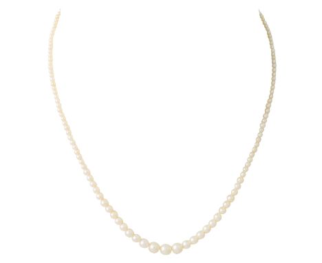 Perlenkette, vorwiegend Naturperlen in Größen von D: 2,0 - 5,6 mm, Schließe mit boutonförmige Perle und 7 Diamanten: 2 Alt- u