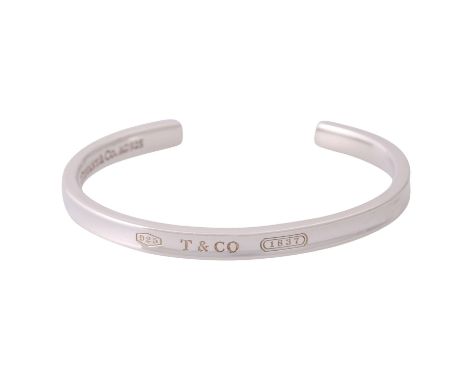 TIFFANY & CO. Armreif "1887", Silber, 19 gr, Innenumfang ca. 15 cm, Breite 5 mm, 21. Jh., NP: 450 €, minimale Tragespuren, mi