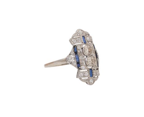 Art Déco Ring mit 2 Altschliffdiamanten, zus. ca. 0,4 ct, weitere kleine Diamanten zus. ca. 0,3 ct, ca. GET (M)/SI1 und synth