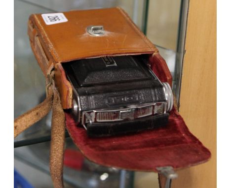 Old folding Kodak B6/20 folding camera in leather case 