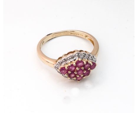 9ct gold modern ruby and diamond cluster ring - size O