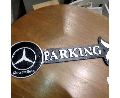 Cast iron Mercedes parking arrow. UK P&amp;P Group 1 (£16+VAT for the first lot and £2+VAT for subsequent lots) 