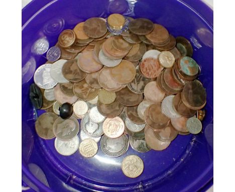 Quantity of mainly mixed GB coins including pre decimal Victorian pennies and a 1951 crown. UK P&amp;P Group 3 (£30+VAT for t