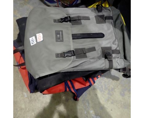Mixed holdalls and bags including Victorinox. Not available for in-house P&amp;P 