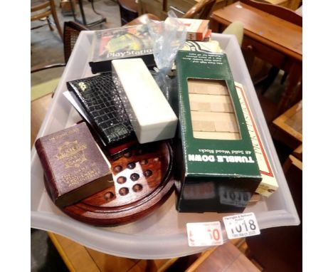 Assorted vintage and modern games, including card games and Solitaire. Not available for in-house P&amp;P