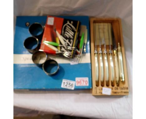 Eight Spear and Jackson table knives, boxed, six Laguiole French hand made steak knives with bee decoration, boxed, twenty Li
