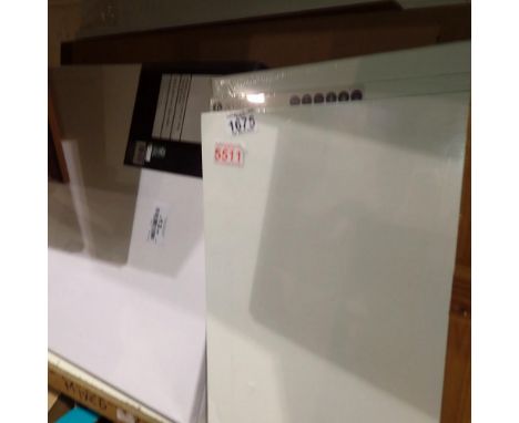 Mixed art canvasses and an easel. Not available for in-house P&amp;P 