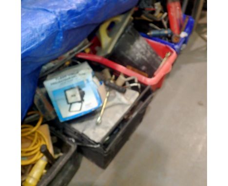 Mixed tools to include electric drills, JCB bag and chain. Not available for in-house P&amp;P