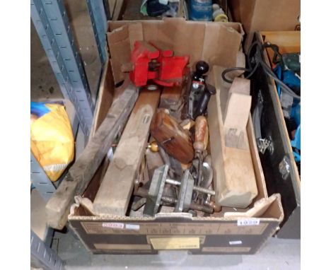 Box of mixed joiners tools. Not available for in-house P&amp;P 