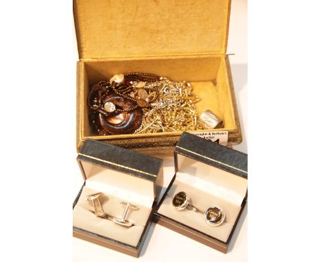 Box of mainly yellow metal jewellery and two pairs of novelty cufflinks. P&amp;P Group 1 (£14+VAT for the first lot and £1+VA