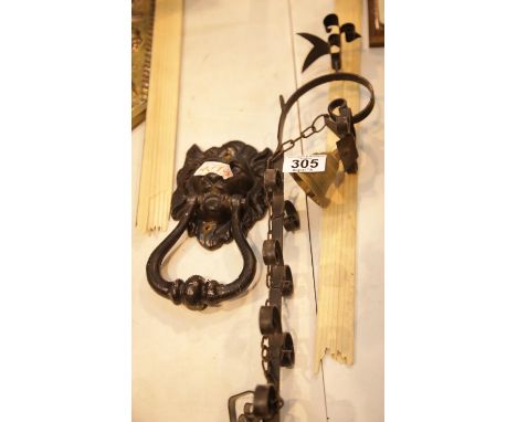 Cast metal lion mask door knocker and a pull bell. P&amp;P Group 3 (£25+VAT for the first lot and £5+VAT for subsequent lots)