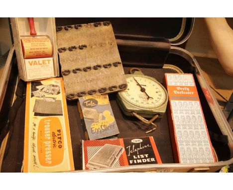 Suitcase with boxed vintage household items plus two further vintage cases. This lot is not available for in-house P&amp;P 