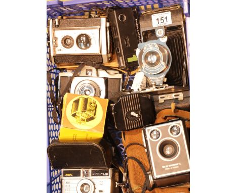 Box of vintage folding box cameras by Kodak. P&amp;P Group 3 (£25+VAT for the first lot and £5+VAT for subsequent lots) 