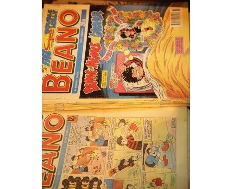Box of vintage Beanos with Summer specials. This lot is not available for in-house P&amp;P 