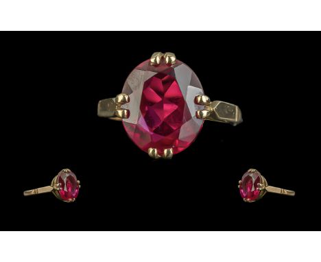 Ladies Attractive Single Stone Ruby Coloured Set Ring - Marked 9ct To Shank. Excellent Deep Ruby Colour. Est 5.00 cts. Ring S