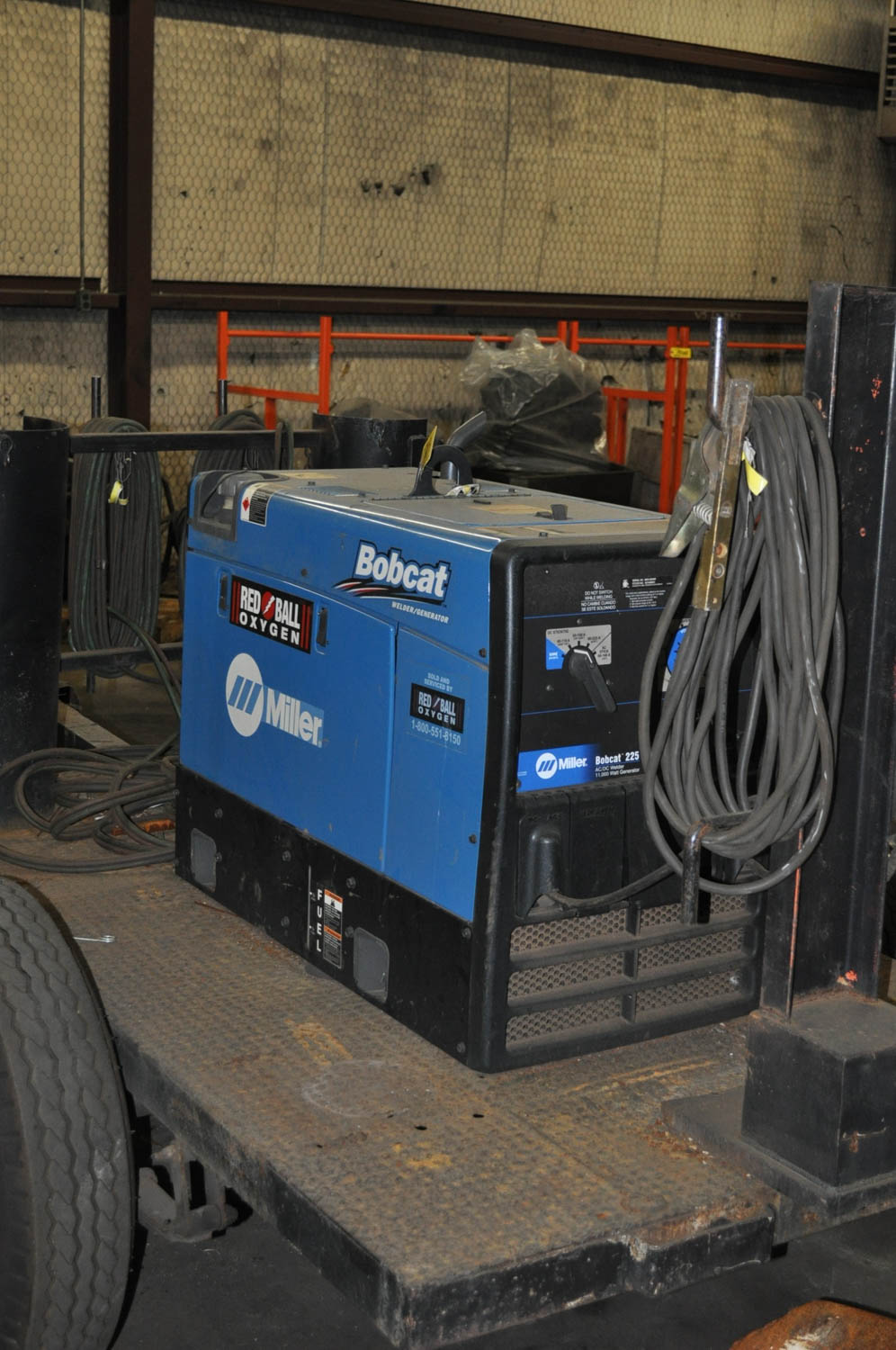 MILLER BOBCAT 225 GENERATOR TYPE AC/DC WELDER, 11,000WATT, 225AMP